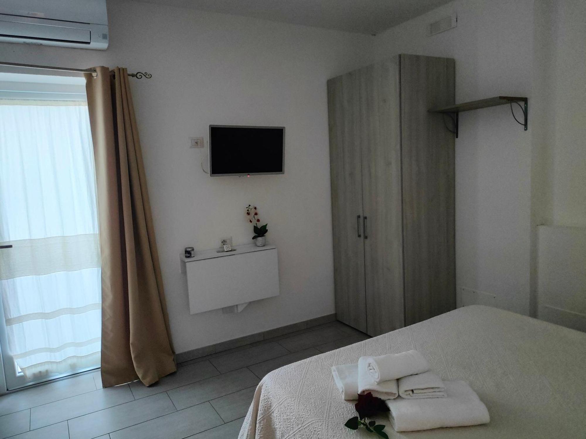 Al Mare Da Francesca Hotell Olbia Exteriör bild